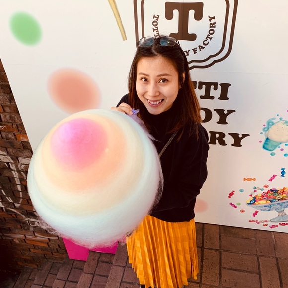 Meet your Posher, Khuyen - Picture 2 of 3